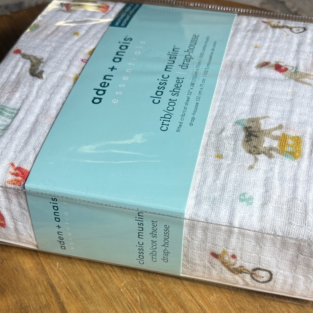 Aden & Anais 100% Cotton Muslin Classic Fitted Crib Sheet White Circus Print New - Picture 6 of 6